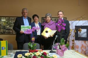 ga. Štefka Bohar je ob tej priložnosti dobila Zlato značko za dolgoletno aktivnost na področju literarne dejavnosti.